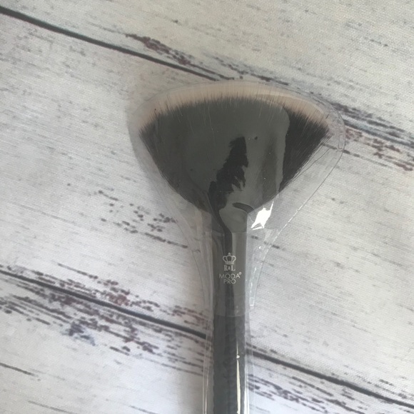 Moda Pro bmx-150 highlight Fan Brush - Picture 2 of 2